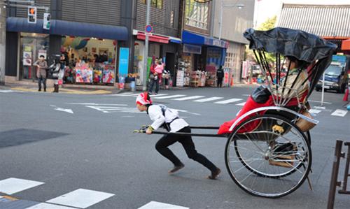 Xã hội - Tokyo, lạ lẫm mà ấm tình (Hình 3).