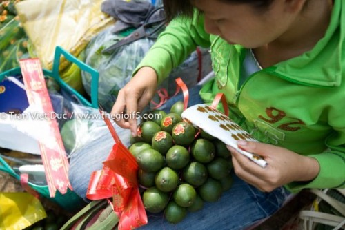 Xã hội - Đi chợ trầu cau mùa cưới (Hình 4).