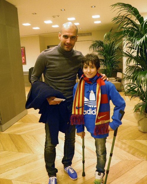 Bóng đá Quốc tế - Cậu bé cụt chân và ước mơ xúc động thế giới (Hình 2).