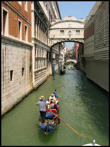 Xã hội - Lãng mạn cầu Than Thở ở Venice (Hình 5).