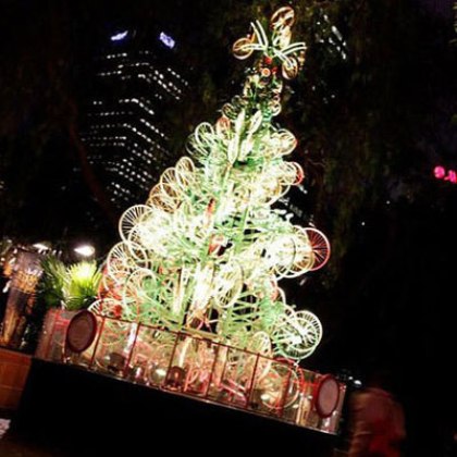 Xã hội - Cây thông Noel lung linh khắp thế giới (Hình 12).