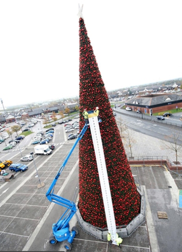Xã hội - Cây thông Noel lung linh khắp thế giới (Hình 20).