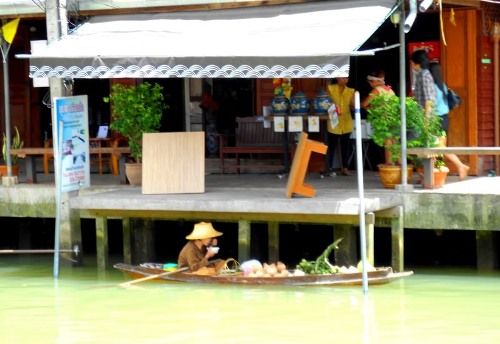 Xã hội - Nam Á, ngày Thu chưa vàng lá (Hình 8).