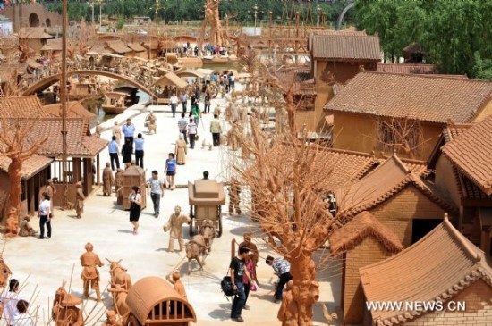 Xã hội - Chiêm ngưỡng khu công viên độc đáo bằng đất sét