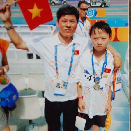 Nghe/Xem - Chàng trai thiểu năng “rinh” HCV Olympic