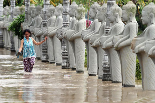 Nhịp sống - Cơ cực sống chung với lũ tại Campuchia (Hình 5).