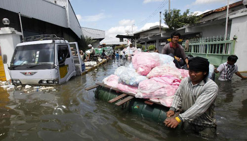 Thế giới - Đại hồng thủy vẫn đe dọa Bangkok (Hình 9).