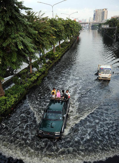 Nhịp sống - Hình ảnh Bangkok sống chung với lũ