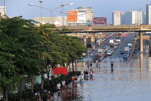 Nhịp sống - Hình ảnh Bangkok sống chung với lũ (Hình 2).