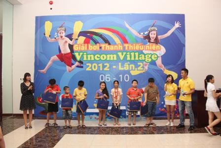 Nghe/Xem - Hào hứng với giải bơi lần 2 năm 2012 của Vincom Village (Hình 6).