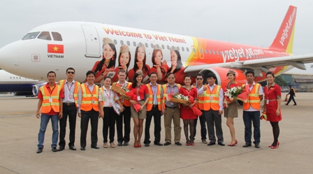 Xã hội - Máy bay mới của VietJetAir mang hình ảnh nữ tiếp viên