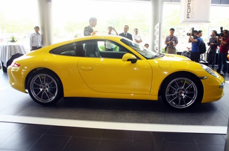 Ô tô-Xe máy - Việt Nam chào đón “siêu phẩm” Porsche 911 Carrera 2012 (Hình 2).