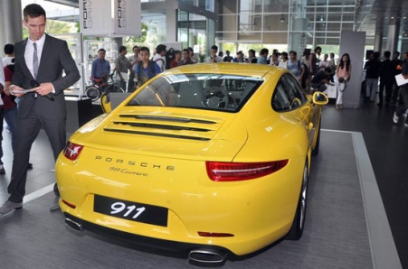 Ô tô-Xe máy - Việt Nam chào đón “siêu phẩm” Porsche 911 Carrera 2012 (Hình 3).