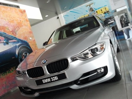 &Ocirc; t&ocirc;-Xe m&aacute;y - BMW Auto ch&agrave;o h&agrave;ng phi&ecirc;n bản Series 3 tại Việt Nam (H&igrave;nh 5).