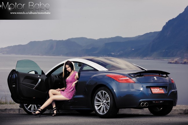 Ô tô-Xe máy - 'Nóng mắt' với chân dài bên Peugeot RCZ (Hình 4).