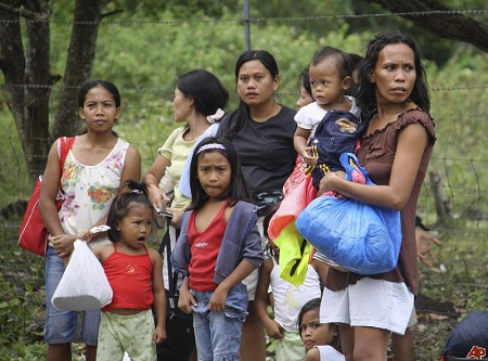 Thế giới - Người dân Philippines hoảng loạn vì động đất (Hình 5).