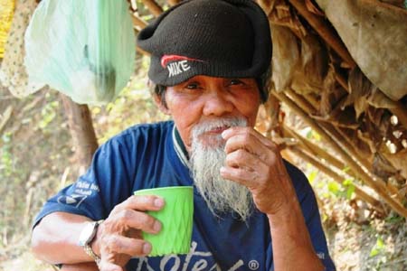 Xã hội - 'Dị nhân” 30 năm bán “men say của trời” độc nhất vô nhị ở Việt Nam (Hình 2).
