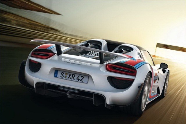 Ô tô-Xe máy - Porsche 918 Spyder lập kỷ lục tại Nurburgring