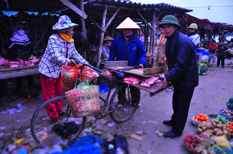 Xã hội - Ảnh: Tấp nập chợ quê đầu năm (Hình 5).