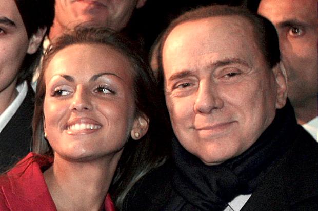 Thế giới - Ông Berlusconi đính hôn với chân dài đáng tuổi cháu