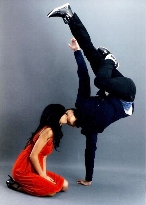 Lạ & Cười - Nụ h&ocirc;n 'độc' như d&acirc;n hiphop (H&igrave;nh 15).