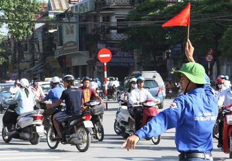 Nhịp sống - Sinh viên góp phần “hạ nhiệt” giao thông