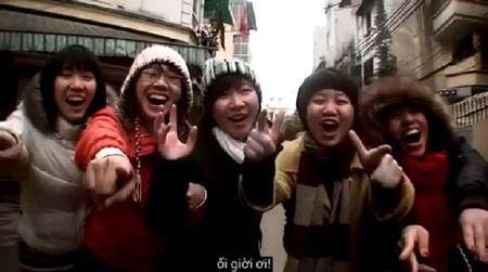 Xã hội - Chàng Tây gây sốt với clip 'Ối giời ơi' (Hình 3).