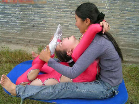 Lạ & Cười - Nhọc nhằn theo đuổi ước mơ nghệ sĩ uốn dẻo (Hình 11).