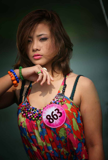 Sự kiện - Kiều nữ tuổi teen đọ dáng trên Vịnh Hạ Long (Hình 4).