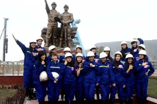 Sự kiện - Miss teen trải nghiệm một ngày làm thợ lò (Hình 2).