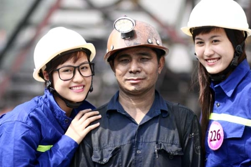 Sự kiện - Miss teen trải nghiệm một ngày làm thợ lò (Hình 3).