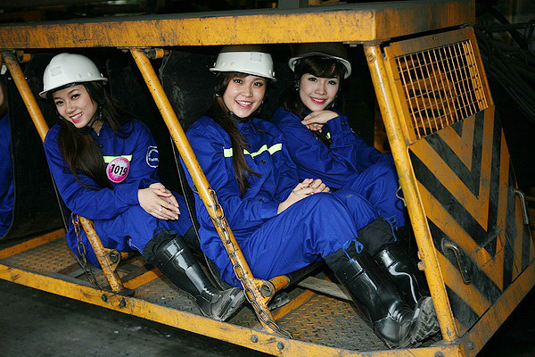 Sự kiện - Miss teen trải nghiệm một ngày làm thợ lò (Hình 9).