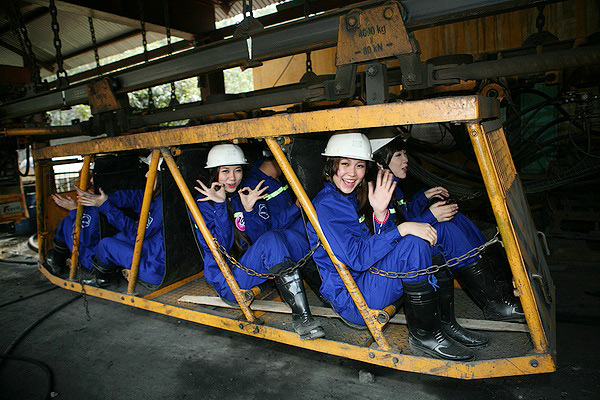 Sự kiện - Miss teen trải nghiệm một ngày làm thợ lò (Hình 10).