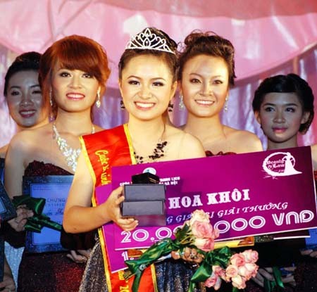 Sự kiện - Cận cảnh nữ sinh đẹp nhất ĐH Luật (H&igrave;nh 14).