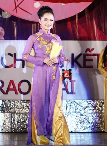 Sự kiện - Cận cảnh nữ sinh đẹp nhất ĐH Luật (H&igrave;nh 5).