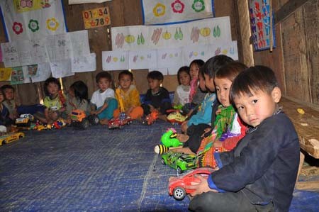 Sự kiện - Trẻ em vùng cao rạng ngời hạnh phúc đón áo ấm (Hình 14).