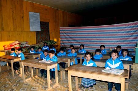 Sự kiện - Trẻ em vùng cao rạng ngời hạnh phúc đón áo ấm (Hình 11).