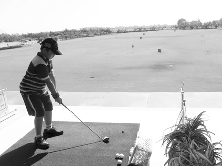 Pháp luật - Choáng với thú chơi golf của các 'tiểu đại gia' (Hình 2).