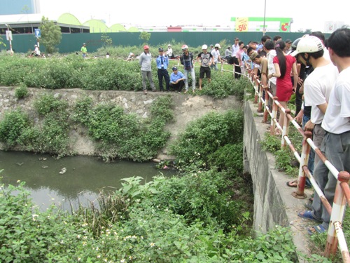 X&atilde; hội - Trộm tiền si&ecirc;u thị, chui v&agrave;o cống để trốn tho&aacute;t (H&igrave;nh 4).