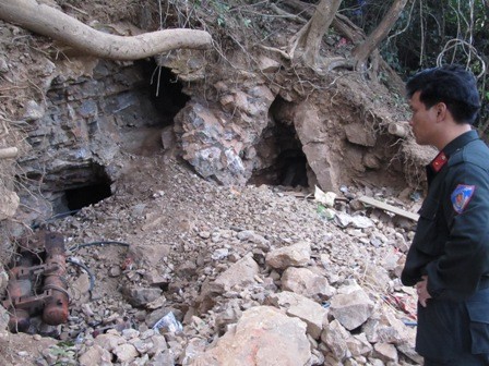 X&atilde; hội - Kỳ 1: Theo dấu vết v&agrave;ng tặc tr&ecirc;n đỉnh Vạn Cung