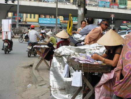 Pháp luật - Nhan nhản lô đề núp bóng quầy vé số