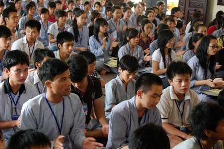 Pháp luật - Đua nhau lên chùa thiền để tĩnh tâm...