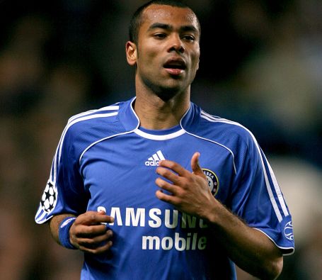 Sự kiện - Ashley Cole 1 tuần lên giường với 3 người đẹp (Hình 2).