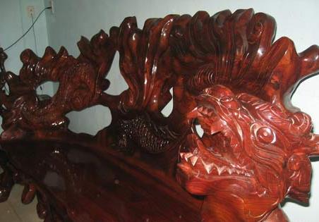 Pháp luật - Một số quan chức Quảng Bình ngồi bàn ghế gỗ sưa tiền tỷ