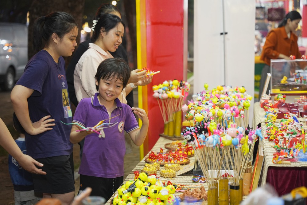 [E] Gìn giữ hồn cốt, nếp sống người Hà Nội - Bài 1: Để văn hóa làm động lực vươn mình- Ảnh 6.