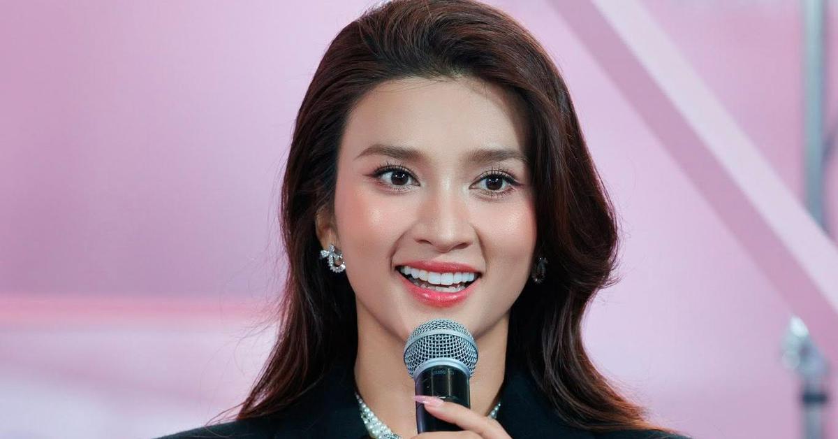 Nữ NSƯT đầu tiên của Việt Nam được đề cử gương mặt đẹp nhất thế giới, sắc vóc đẹp theo thời gian