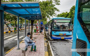 Xe buýt Hà Nội tăng giá, vé tháng thêm 40%