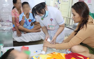 17 năm sống chung khối u ngón tay, bệnh nhân bất ngờ mắc dị dạng mạch máu - Ảnh 3.
