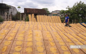 Làng nghề bánh tráng tiền tỷ ở Đắk Lắk: Tất bật vụ Tết, thấp thỏm vì thời tiết