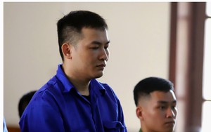 Hai cựu công an cúi đầu hối hận trước toà vì mua bán ma tuý